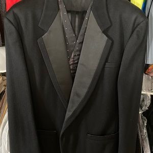 Gianni Versace Men's Wool, Silk Tuxedo with matching Vest. 40R. Black and grey.